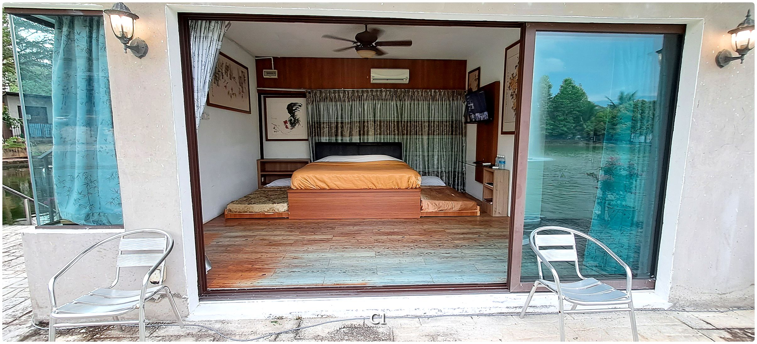 Lake Chalet 4-person room interior