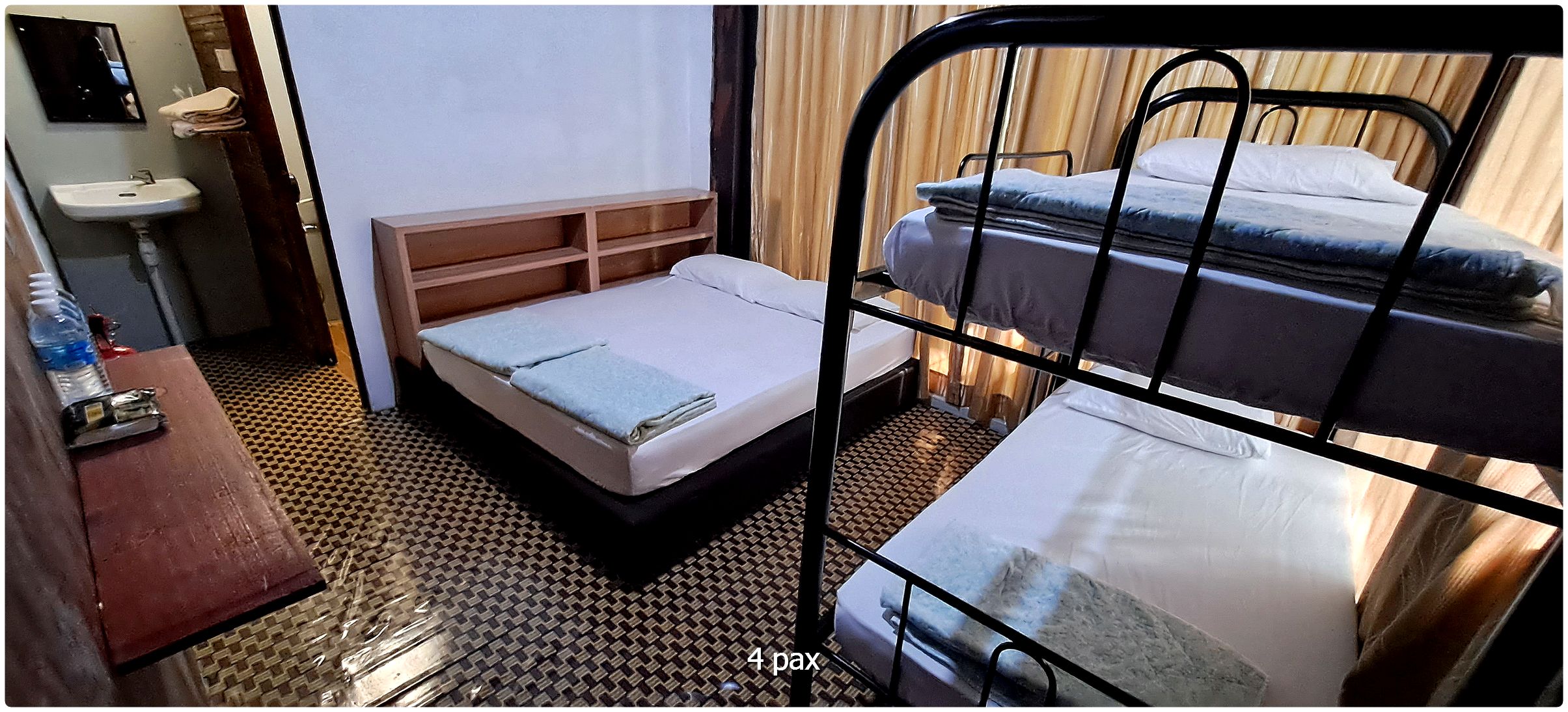 Timber Room 4-person interior