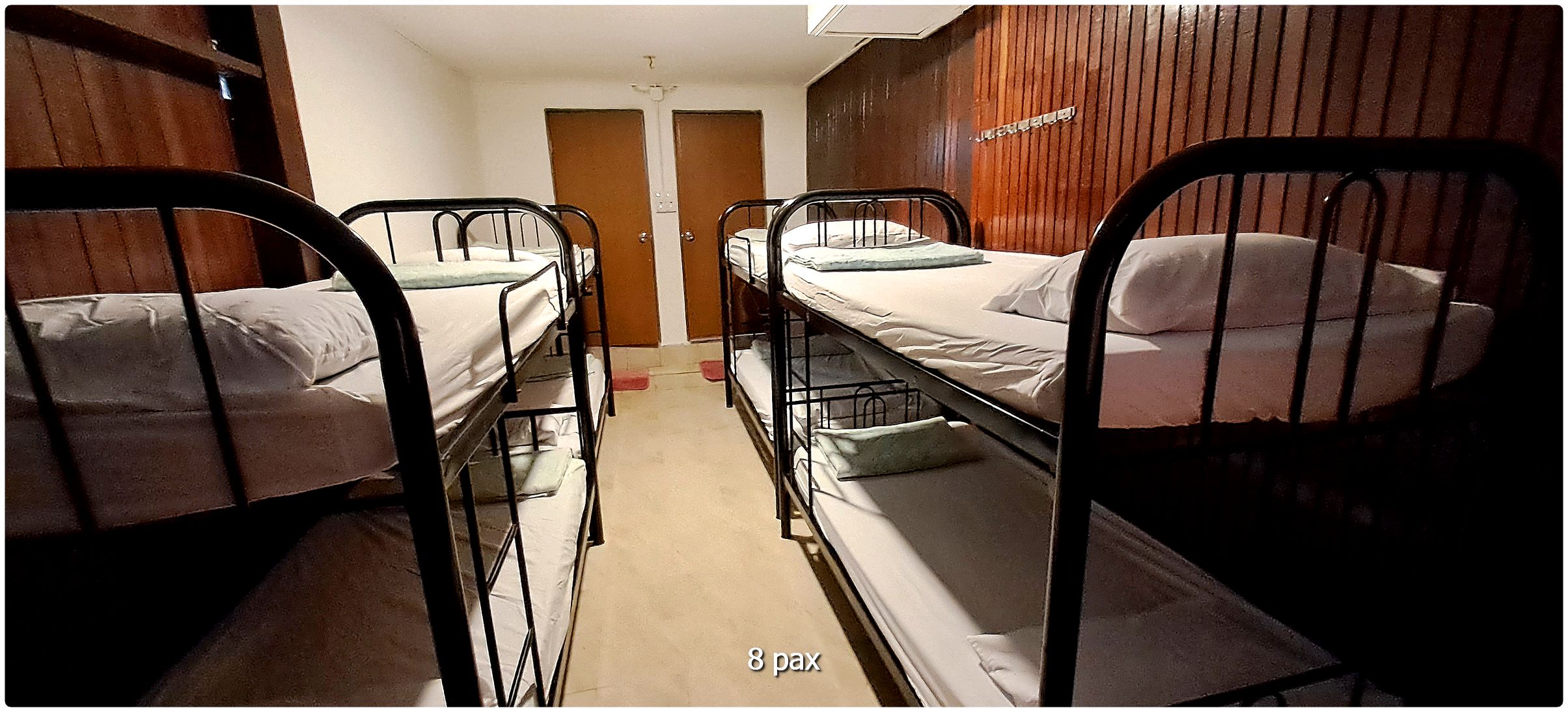 Timber Room 8-person interior with bunk beds