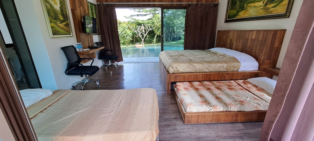 Lake Chalet at Mantin Forest Art Farmstay